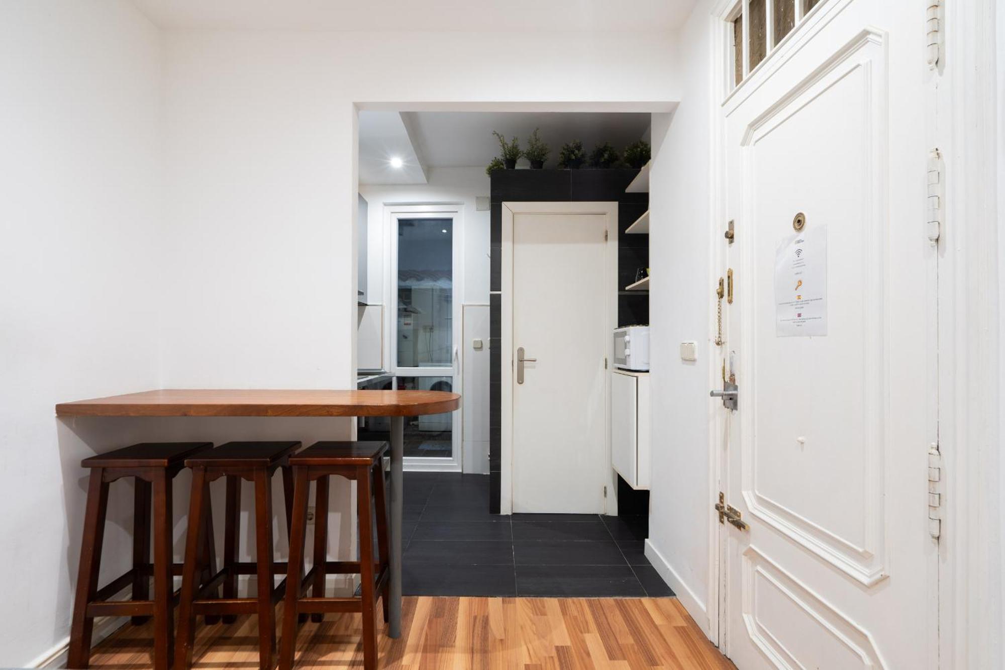Apartamento En La Plaza De Lavapies Alquiler Temporal มาดริด ภายนอก รูปภาพ