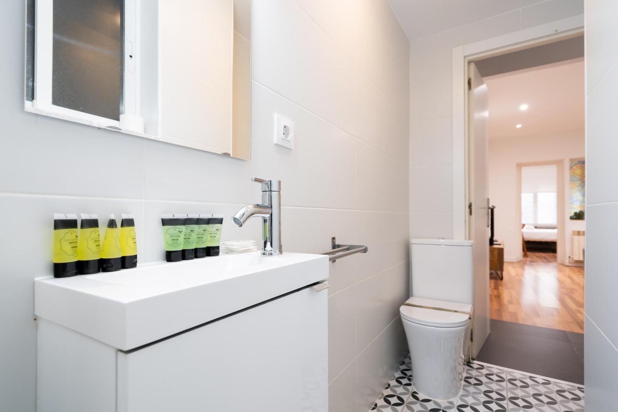 Apartamento En La Plaza De Lavapies Alquiler Temporal มาดริด ภายนอก รูปภาพ